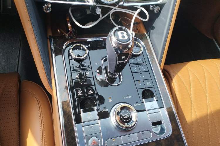 Used Bentley Flying Spur Plug-in Hybrid 2022 2.9T V6 Hybrid Gear Lever