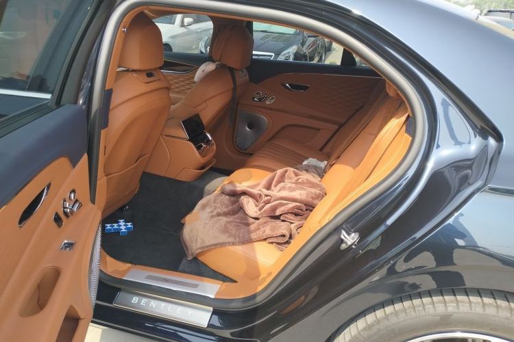 Used Bentley Flying Spur Plug-in Hybrid 2022 2.9T V6 Hybrid Left Rear Seat