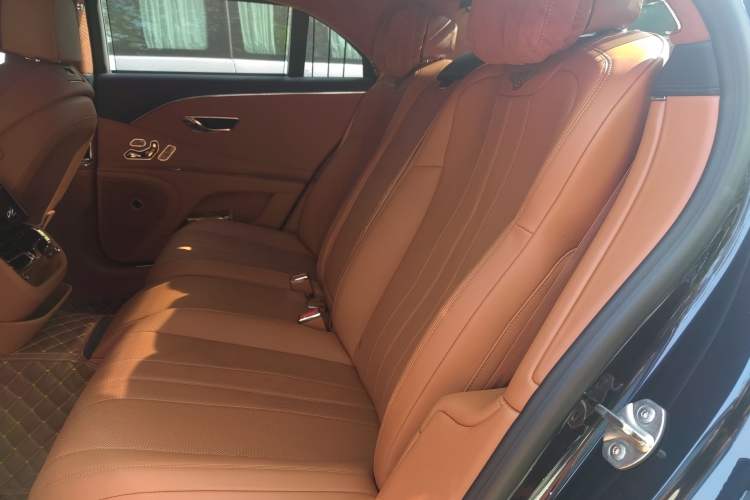 Used Bentley Flying Spur Plug-in Hybrid 2022 2.9T V6 Hybrid Left Rear Seat