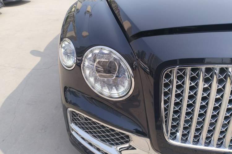 Used Bentley Flying Spur Plug-in Hybrid 2022 2.9T V6 Hybrid Right Front Headlight