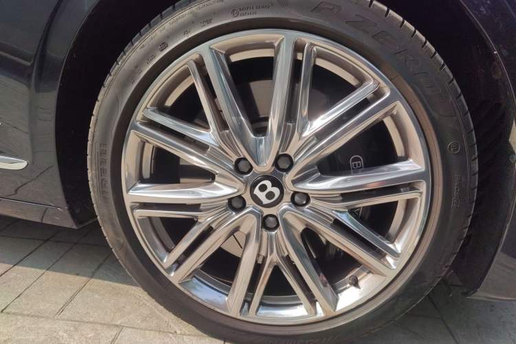 Used Bentley Flying Spur Plug-in Hybrid 2022 2.9T V6 Hybrid Right Front Wheel Hub