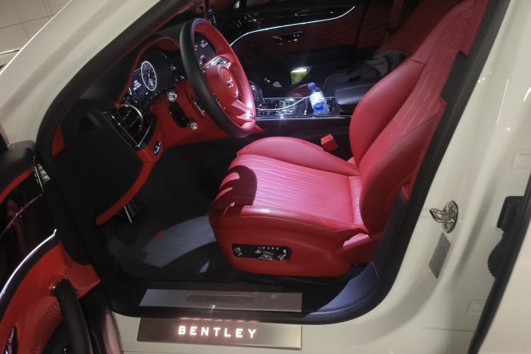 Used Bentley Flying Spur Plug-in Hybrid 2022 2.9T V6 Hybrid Left Front Seat