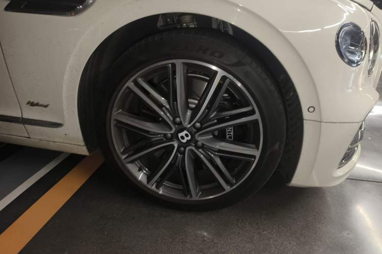 Used Bentley Flying Spur Plug-in Hybrid 2022 2.9T V6 Hybrid Right Front Wheel Hub