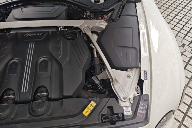 Used Bentley Flying Spur Plug-in Hybrid 2024 2.9T V6 Hybrid Engine Bay Left
