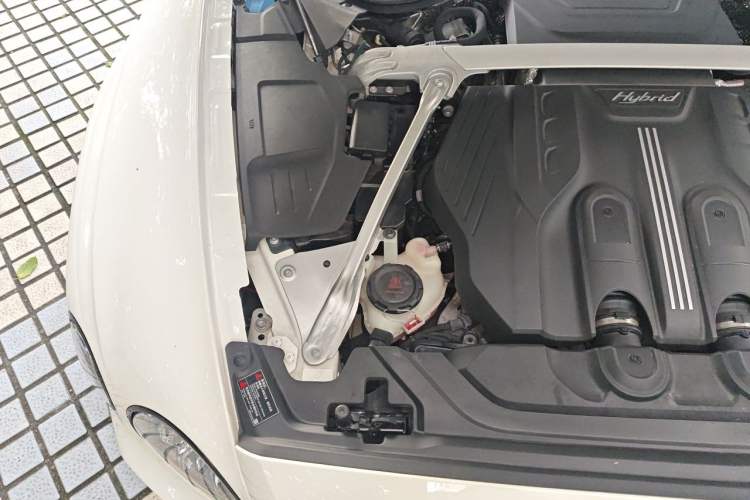 Used Bentley Flying Spur Plug-in Hybrid 2024 2.9T V6 Hybrid Engine Bay Right