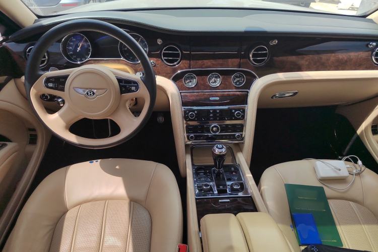 Used Bentley Mulsanne 2011 6.8T Luxury Edition Center Console