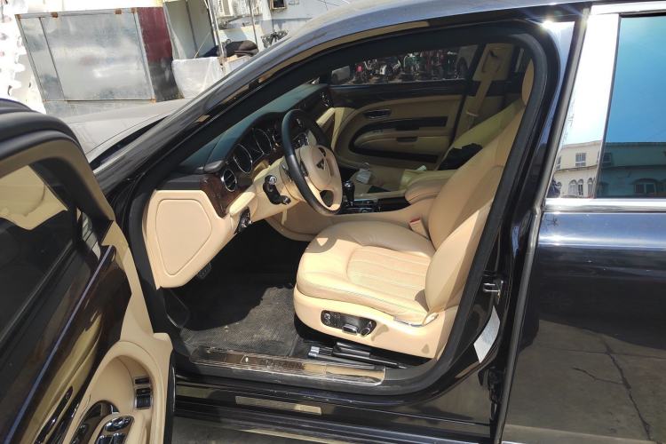 Used Bentley Mulsanne 2011 6.8T Luxury Edition Left Front Seat