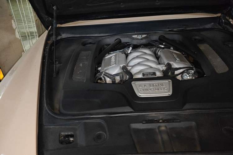 Used Bentley Mulsanne 2011 6.8T Deluxe Edition Engine Bay Right