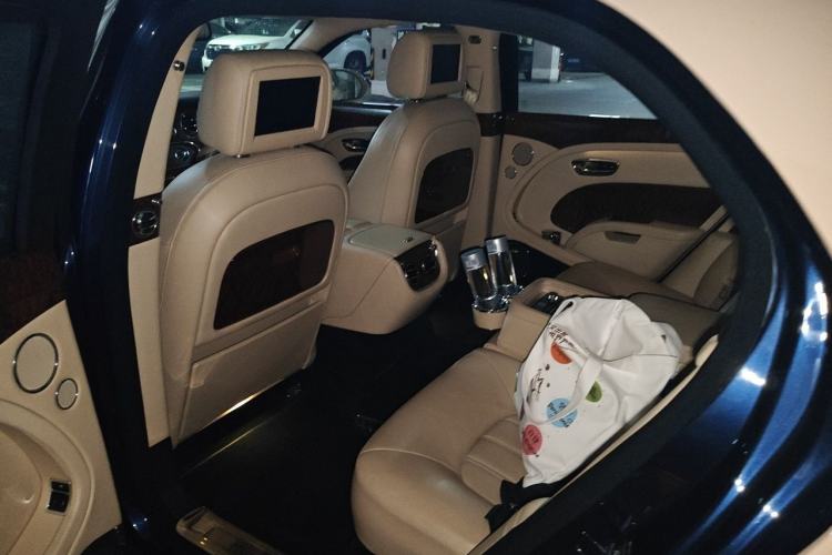 Used Bentley Mulsanne 2011 6.8T Deluxe Edition Left Rear Seat