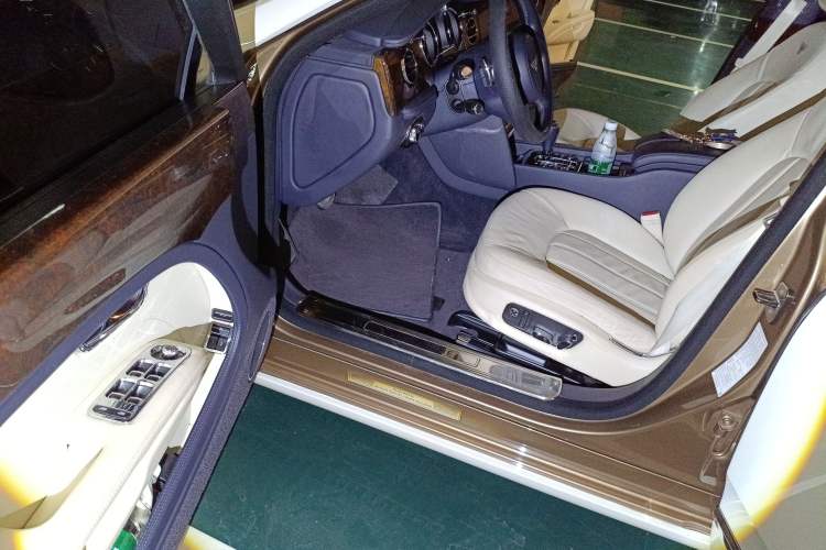 Used Bentley Mulsanne 2011 6.8T Luxury Edition Driver Seat