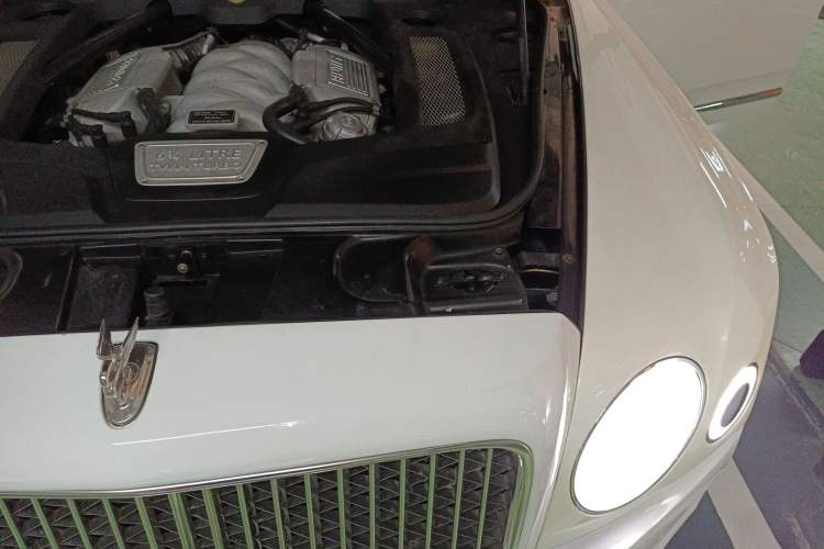 Used Bentley Mulsanne 2011 6.8T Luxury Edition Engine Bay Left