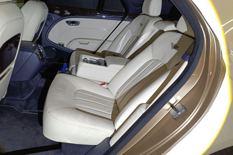 Used Bentley Mulsanne 2011 6.8T Luxury Edition Left Rear Seat