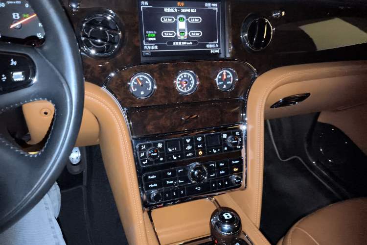 Used Bentley Mulsanne 2013 6.8T Mulliner Special Edition Audio And AC Panel
