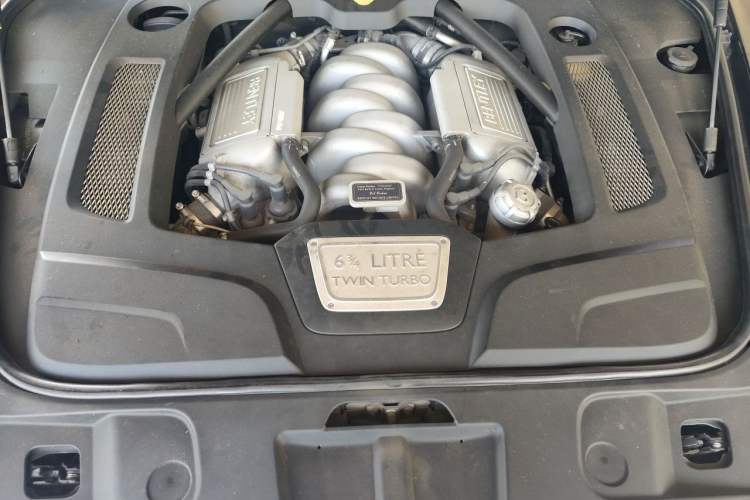 Used Bentley Mulsanne 2013 6.8T Mulliner Special Edition Engine Bay