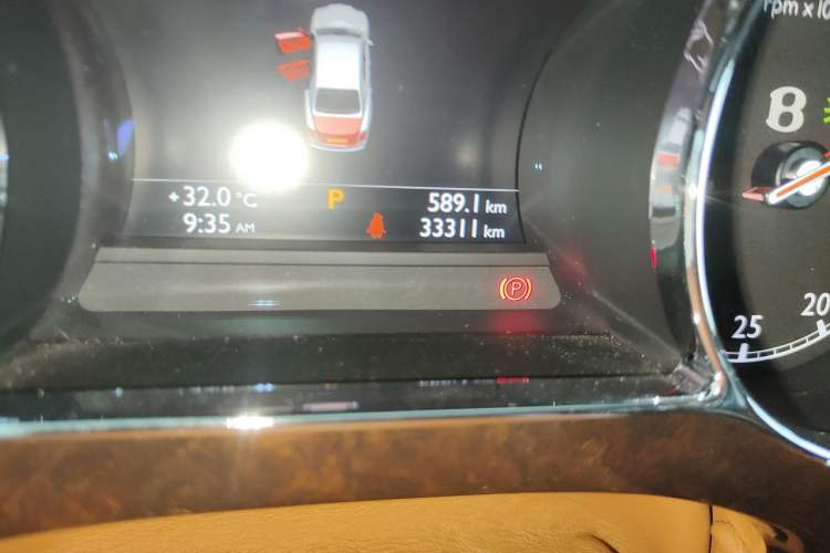 Used Bentley Mulsanne 2013 6.8T Mulliner Special Edition Odometer Close Up