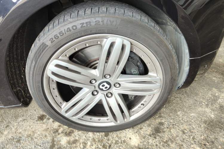 Used Bentley Mulsanne 2013 6.8T Mulliner Special Edition Right Front Wheel Hub