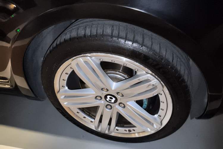 Used Bentley Mulsanne 2013 6.8T Mulliner Special Edition Right Front Wheel Hub