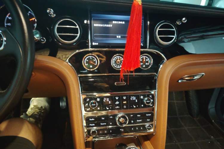 Used Bentley Mulsanne 2017 6.8T Long Wheelbase Version Audio And AC Panel