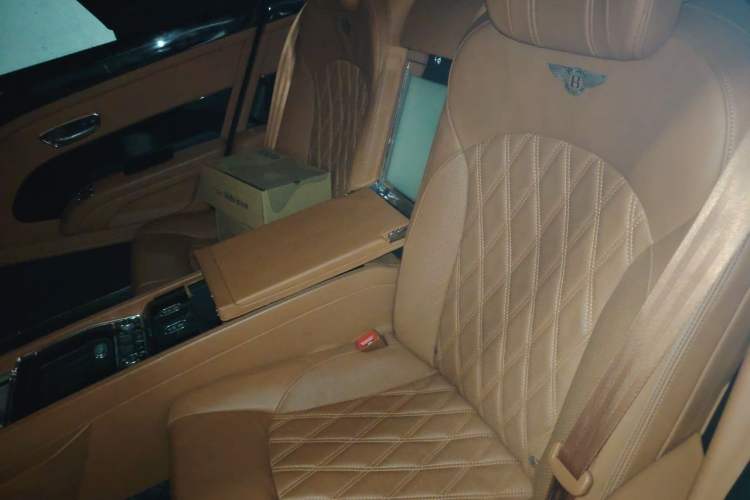 Used Bentley Mulsanne 2017 6.8T Long Wheelbase Version Left Rear Seat