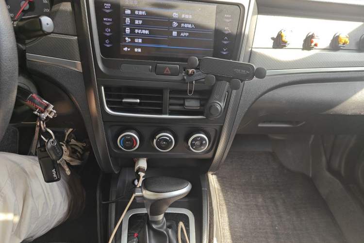 Used Bestune B30 2016 1.6L Automatic Luxury Model Audio And AC Panel