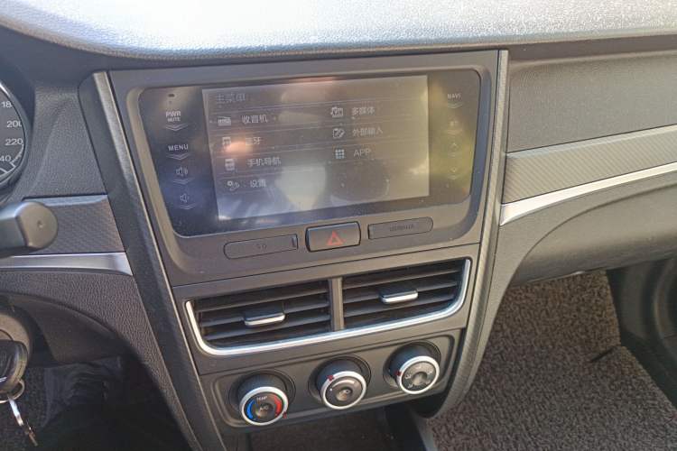 Used Bestune B30 2016 1.6L Automatic Luxury Model Audio And AC Panel