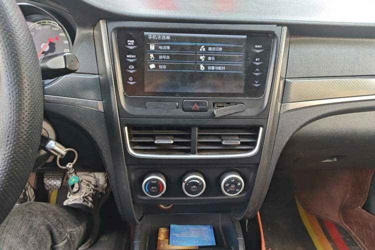 Used Bestune B30 2016 1.6L manual luxury version Audio And AC Panel