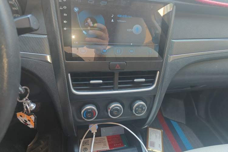Used Bestune B30 2016 1.6L manual luxury version Audio And AC Panel