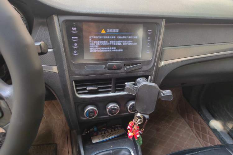 Used Bestune B30 2016 1.6L manual luxury version Audio And AC Panel