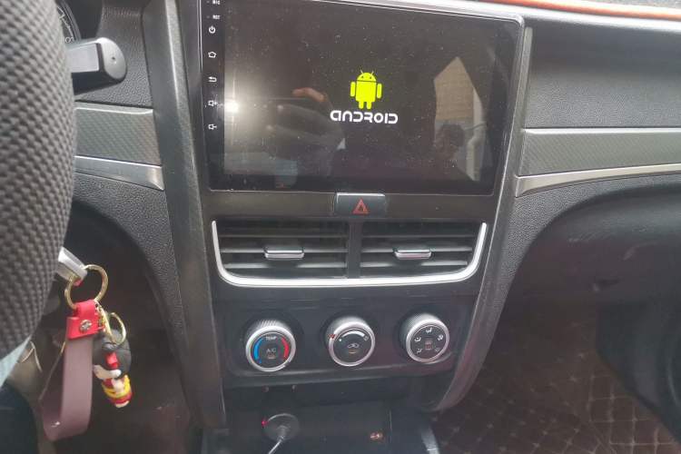 Used Bestune B30 2016 1.6L manual Comfort trim level Audio And AC Panel