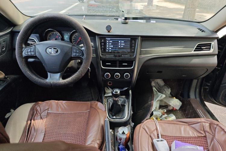 Used Bestune B30 2016 1.6L manual luxury version Center Console