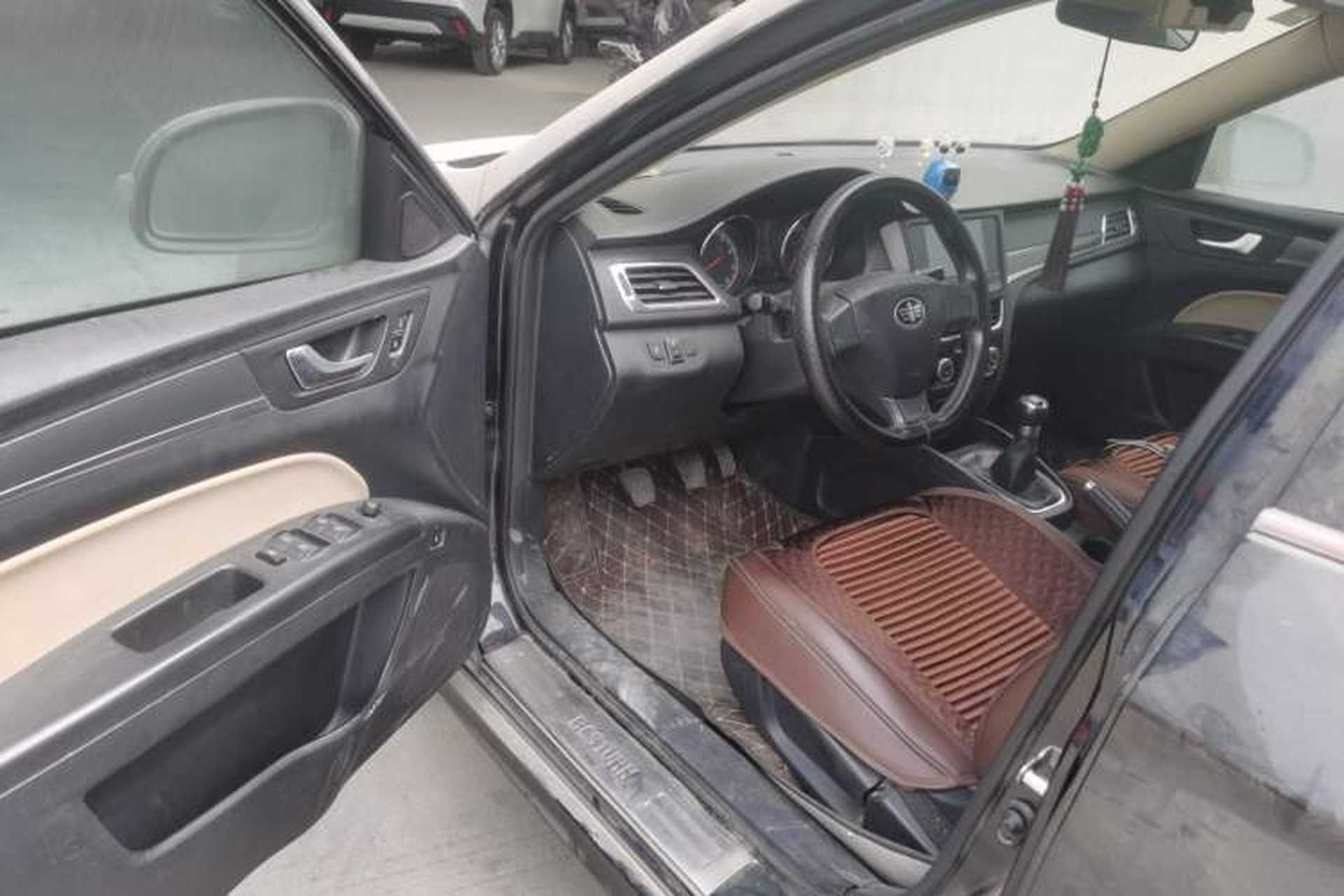 Used Bestune B30 2016 1.6L manual Comfort trim level Driver Seat