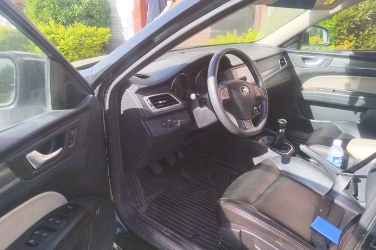 Used Bestune B30 2016 1.6L manual Comfort trim level Driver Seat