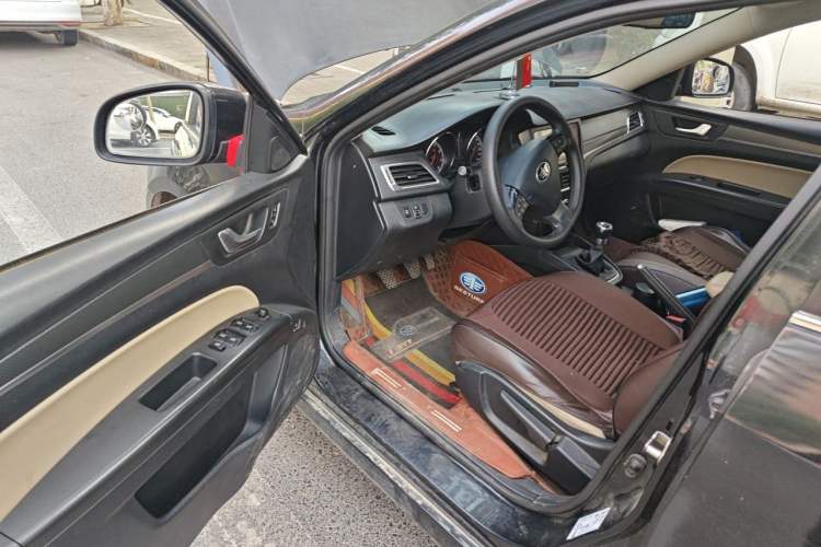 Used Bestune B30 2016 1.6L manual luxury version Driver Seat