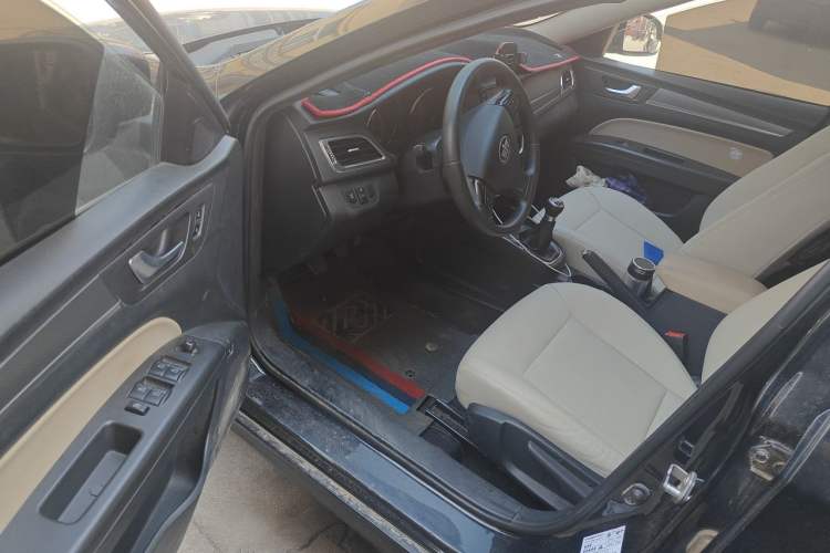 Used Bestune B30 2016 1.6L manual luxury version Driver Seat