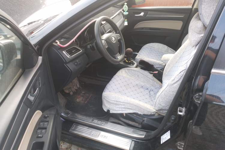 Used Bestune B30 2016 1.6L manual Comfort trim level Driver Seat