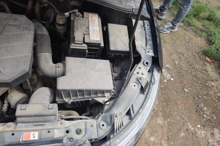 Used Bestune B30 2016 1.6L manual luxury version Engine Bay Left