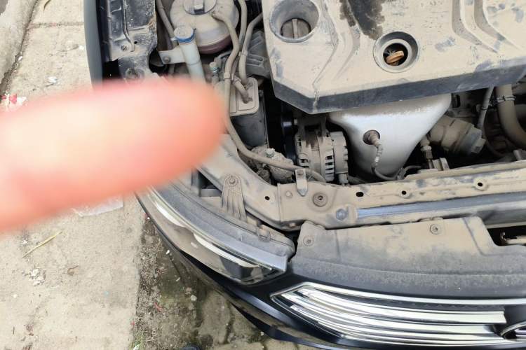 Used Bestune B30 2016 1.6L Automatic Luxury Model Engine Bay Right