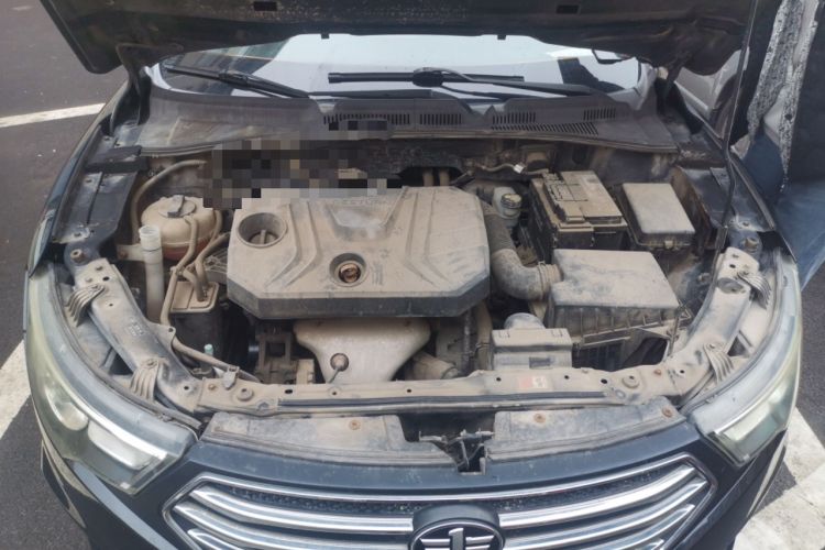 Used Bestune B30 2016 1.6L manual Comfort trim level Engine Bay