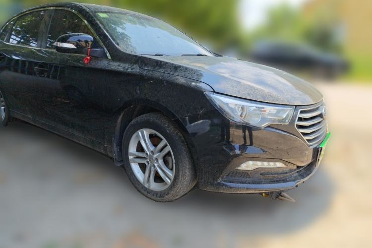 Used Bestune B30 2016 1.6L manual Comfort trim level Front Right 45 Deg