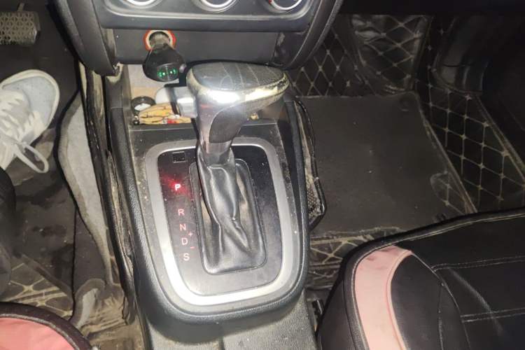 Used Bestune B30 2016 1.6L Automatic Luxury Model Gear Lever