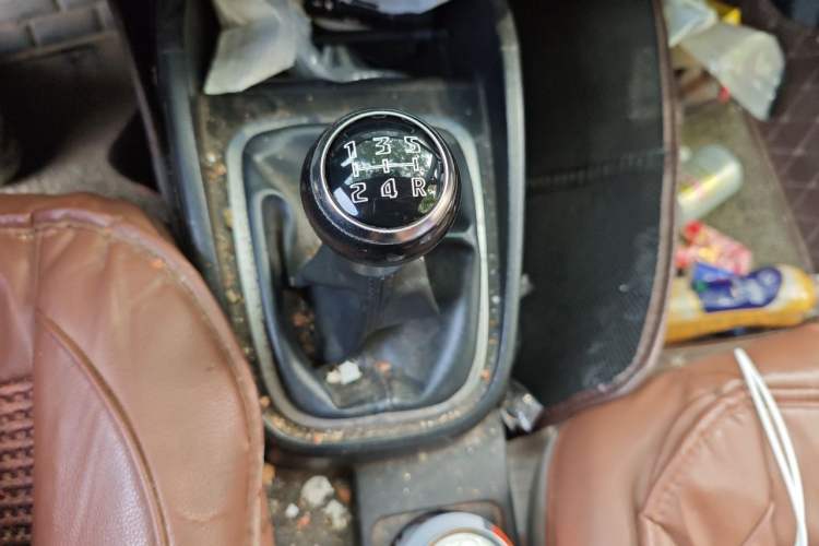 Used Bestune B30 2016 1.6L manual luxury version Gear Lever