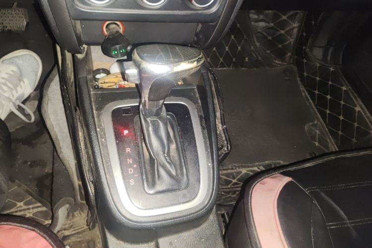 Used Bestune B30 2016 1.6L Automatic Luxury Model Gear Lever