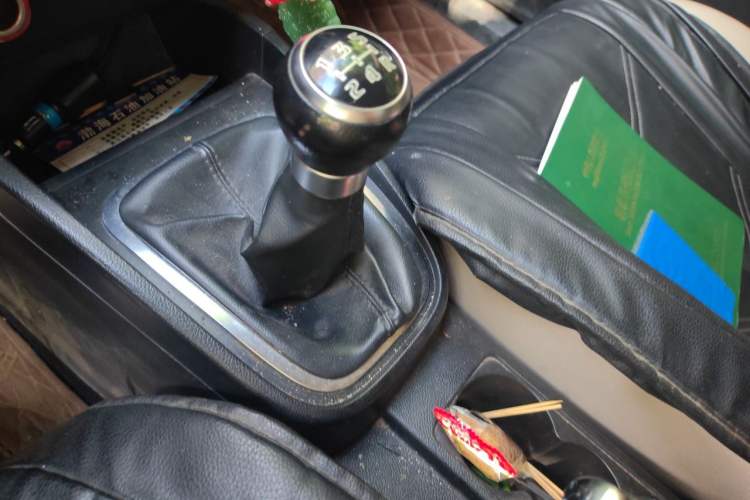Used Bestune B30 2016 1.6L manual luxury version Gear Lever