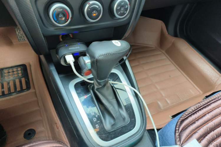 Used Bestune B30 2016 1.6L Automatic Luxury Model Gear Lever