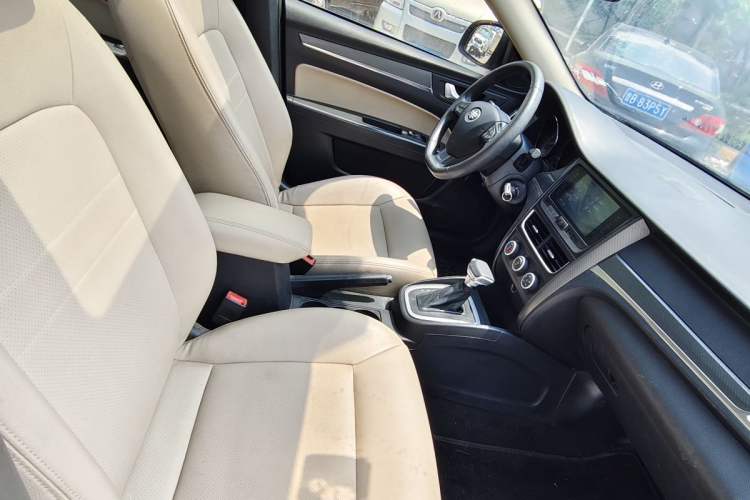 Used Bestune B30 2016 1.6L Automatic Luxury Model Interior 1