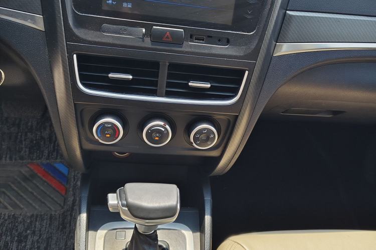 Used Bestune B30 2016 1.6L Automatic Luxury Model Interior 6