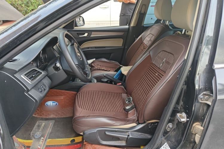 Used Bestune B30 2016 1.6L manual luxury version Left Front Seat