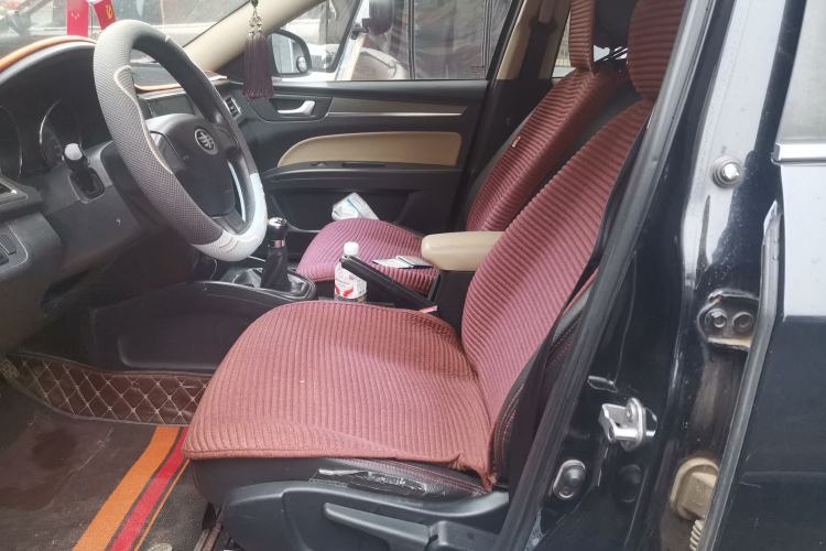 Used Bestune B30 2016 1.6L manual Comfort trim level Left Front Seat