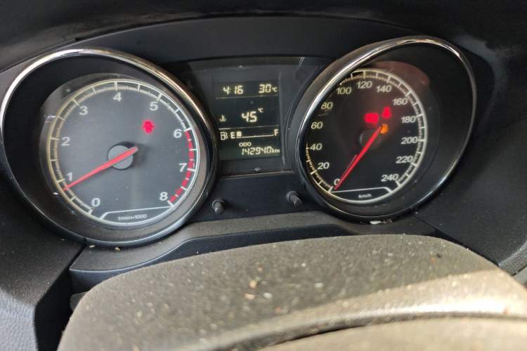 Used Bestune B30 2016 1.6L manual luxury version Odometer Close Up