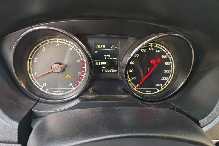 Used Bestune B30 2016 1.6L manual luxury version Odometer Close Up